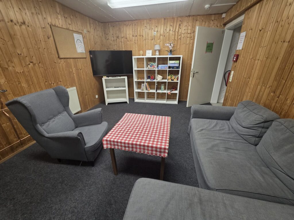 Das Wohnzimmer zur Tür